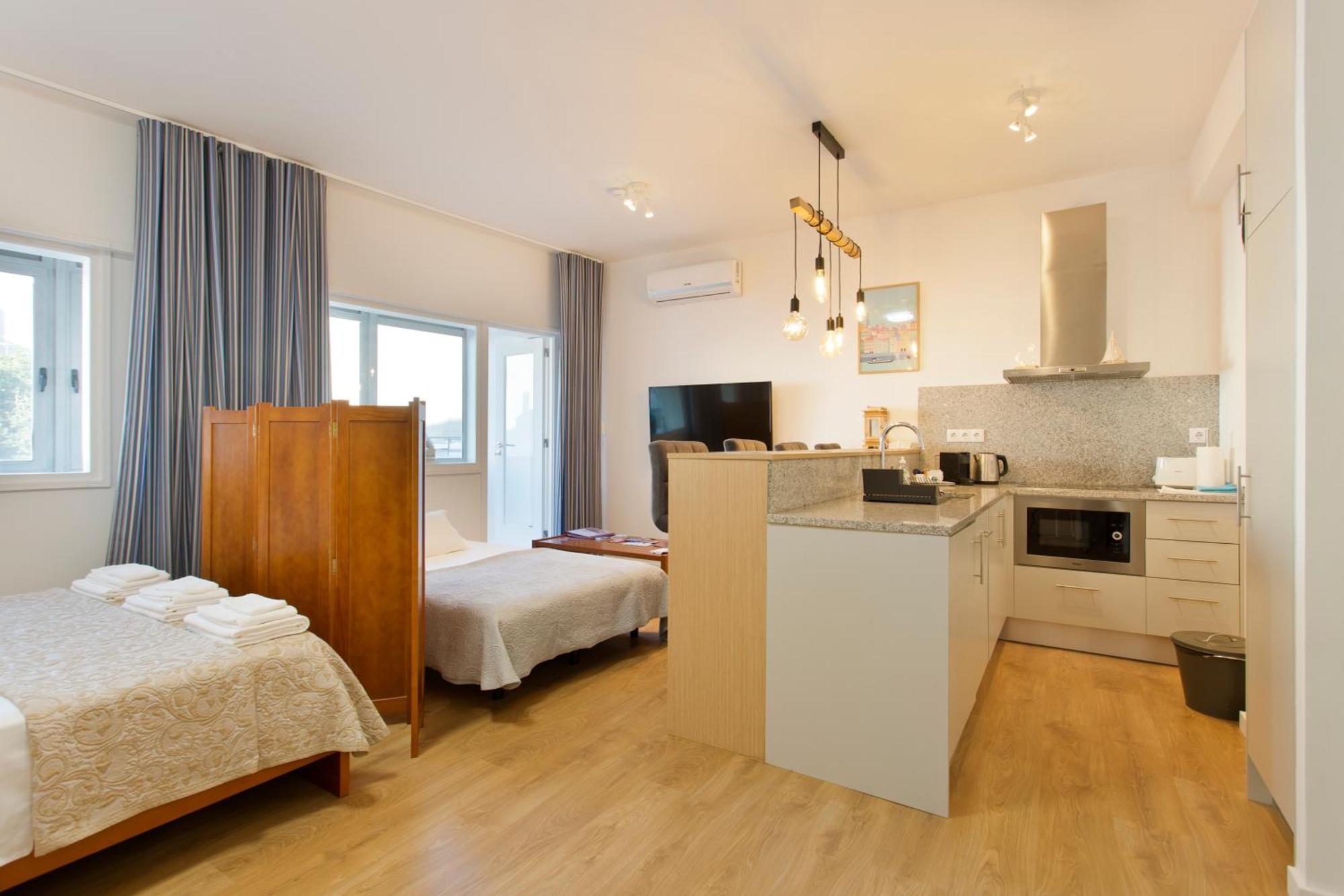 Casa Roberto - Studio Apartment, Lift, Ac, Car Parking - Extra Порту Экстерьер фото